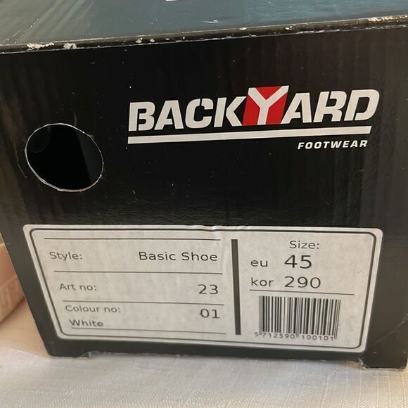 BACKYARD FOOTWEAR WHITE SNEAKERS.  NEW IN BOX - Picture 3 of 9